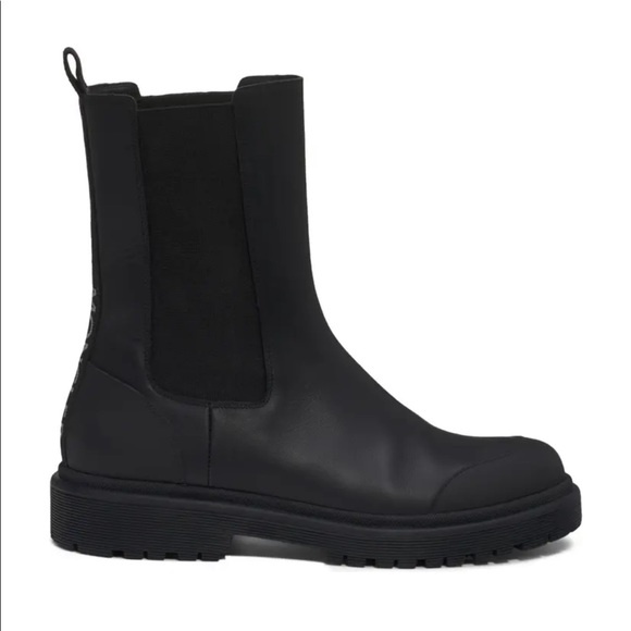 Moncler Chelsea black leather  boot size 6 NEW - Picture 2 of 6